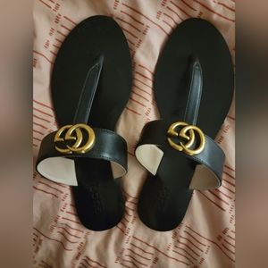 Gucci flip flops black and gold size 40